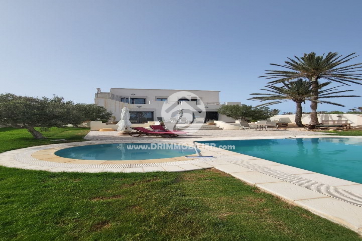 V603 -                            بيع
                           Villa avec piscine Djerba