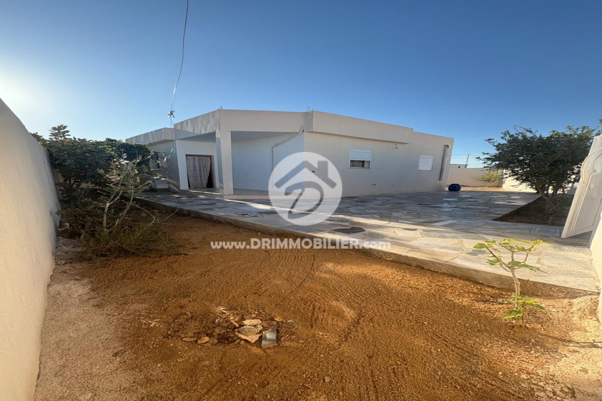 V718 -                            بيع
                           Villa Meublé Djerba