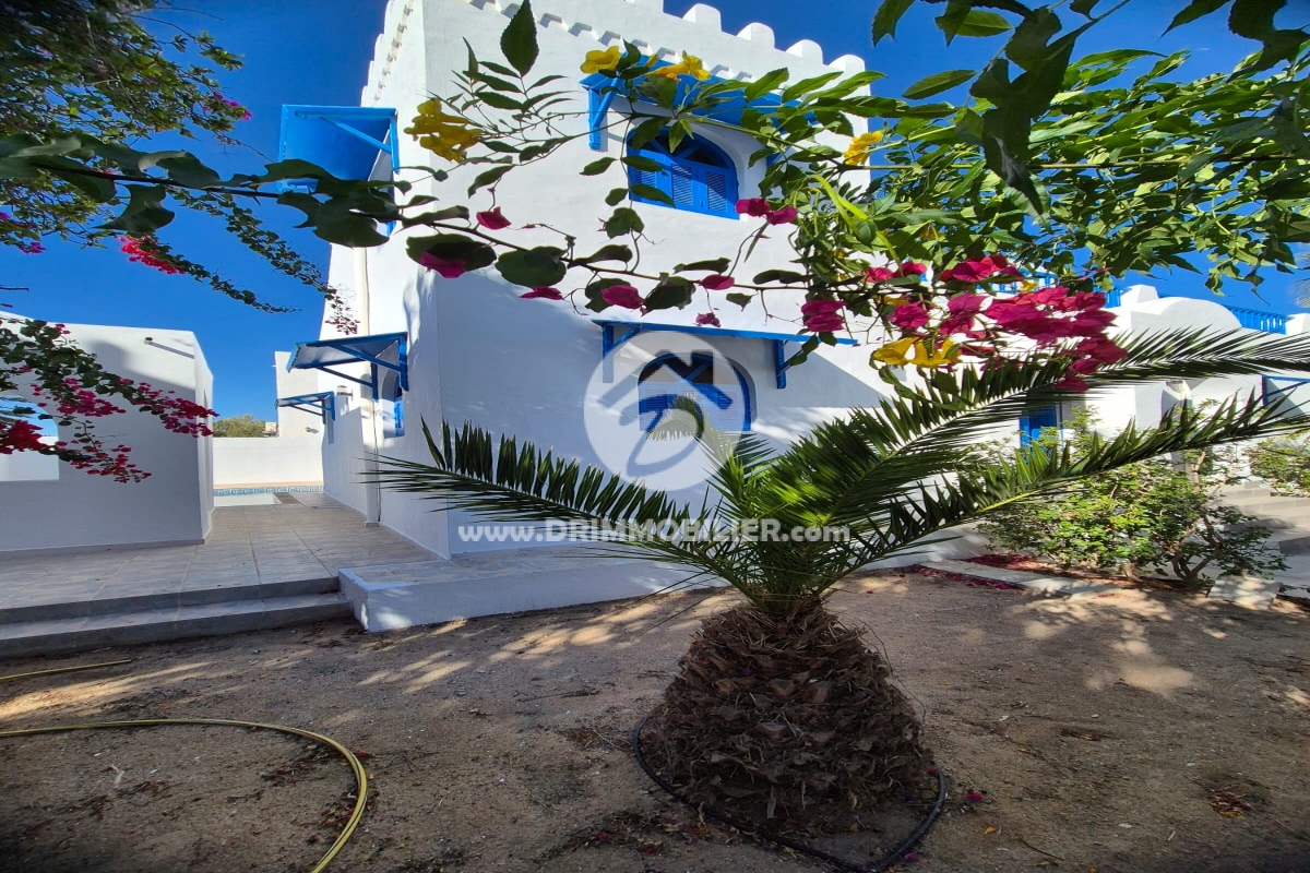 V737 -   Villa avec piscine Djerba