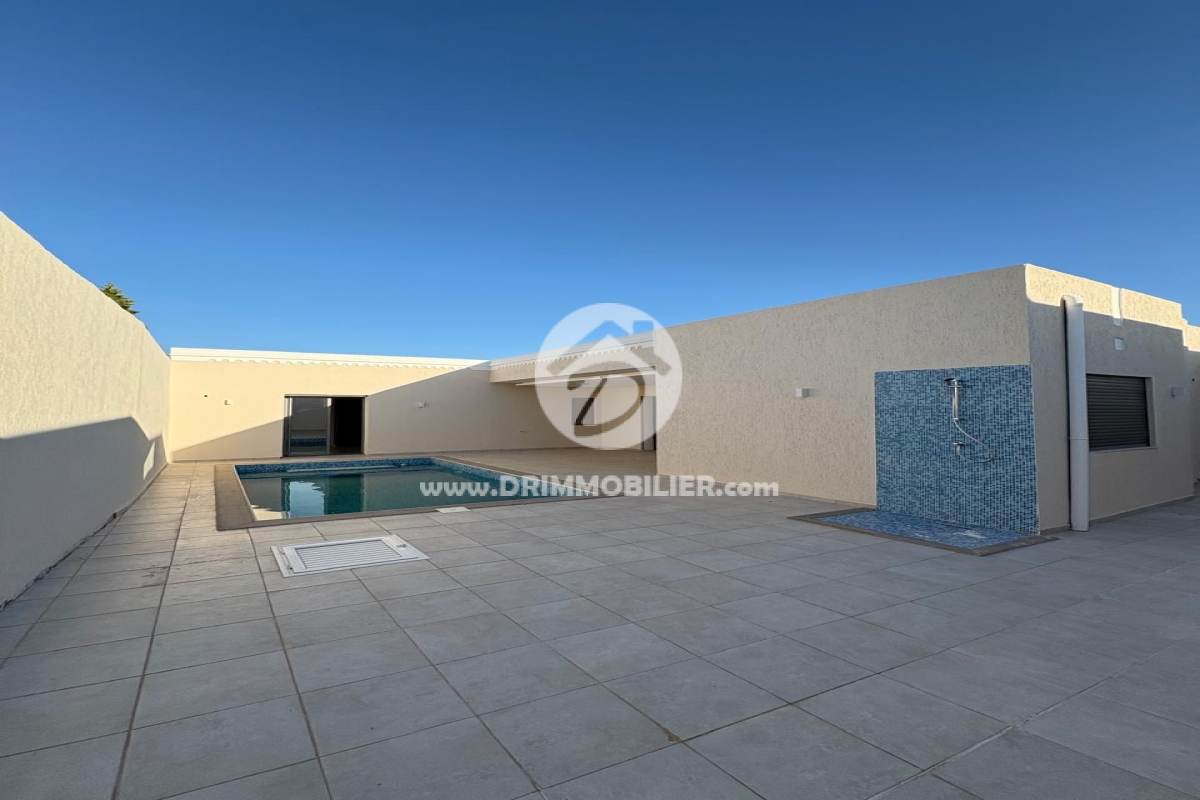 V739 -                            Vente
                           Villa avec piscine Djerba