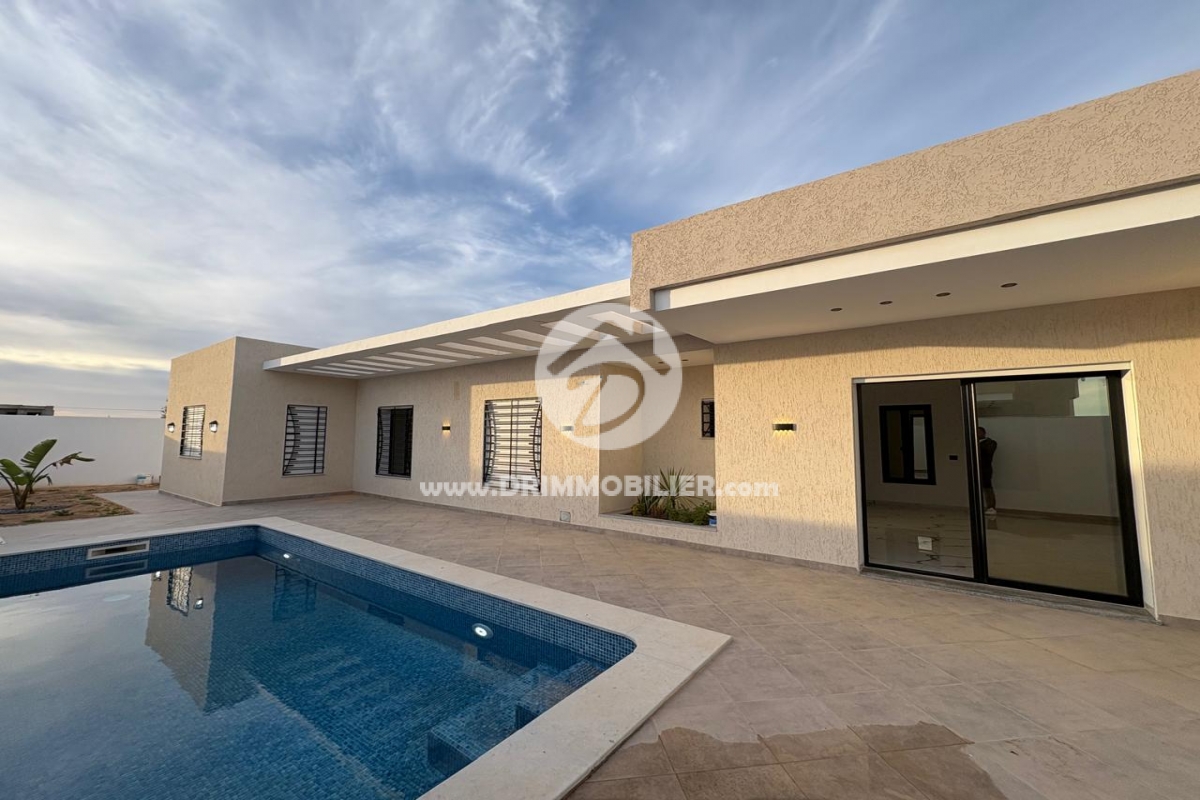 V745 -                            Vente
                           Villa avec piscine Djerba