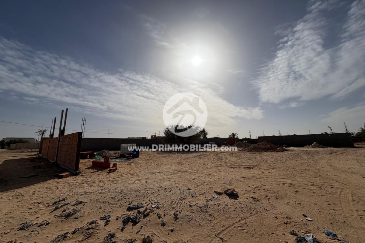 V764 -                            بيع
                           Terrain Djerba