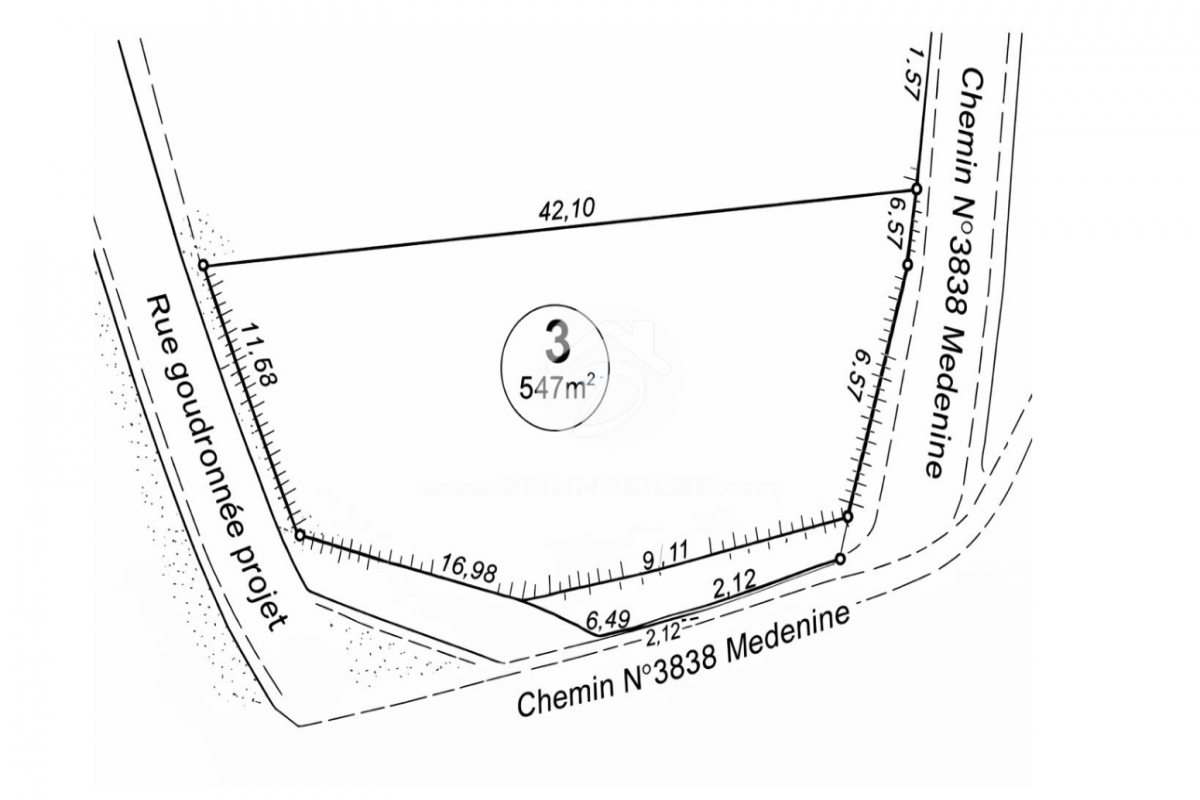V781 -                            Koupit
                           Terrain Djerba