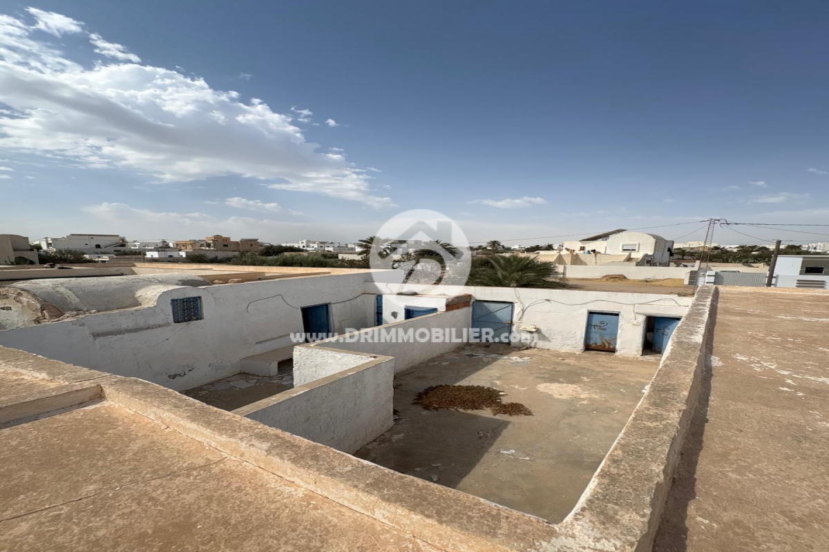 V794 -                            Sale
                           Houch Djerbien Djerba