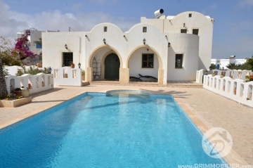 L161 -                            بيع
                           Villa avec piscine Djerba