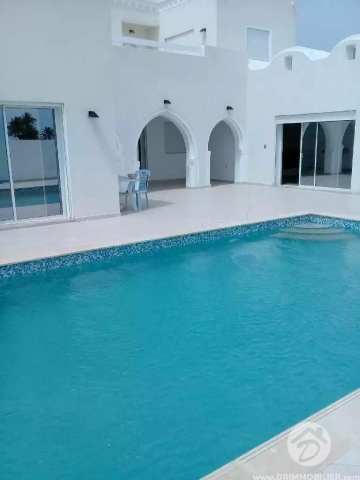 L163 -                            بيع
                           Villa avec piscine Djerba