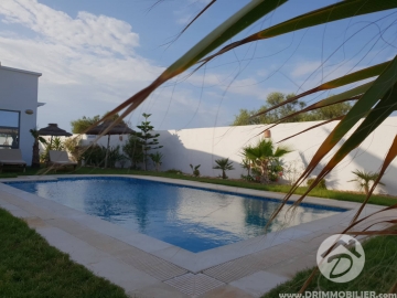 L171 -                            بيع
                           Villa avec piscine Djerba