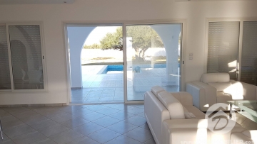 L258 -                            بيع
                           Villa avec piscine Djerba