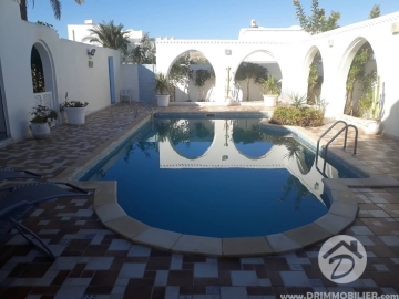 L282 -                            بيع
                           Villa avec piscine Djerba