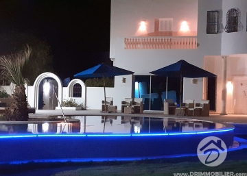 L301 -                            بيع
                           Villa avec piscine Djerba