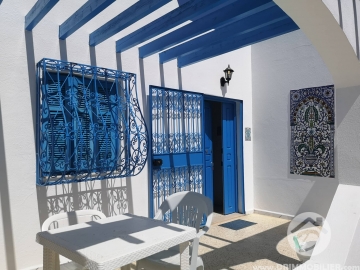 L319 -                            بيع
                           Villa avec piscine Djerba