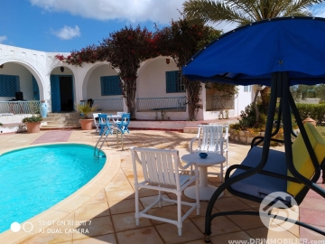 L320 -                            بيع
                           Villa avec piscine Djerba
