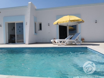L323 -                            بيع
                           Villa avec piscine Djerba