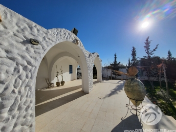 L343 -                            بيع
                           Villa avec piscine Djerba