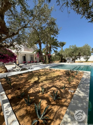 L411 -                            Sale
                           Villa avec piscine Djerba