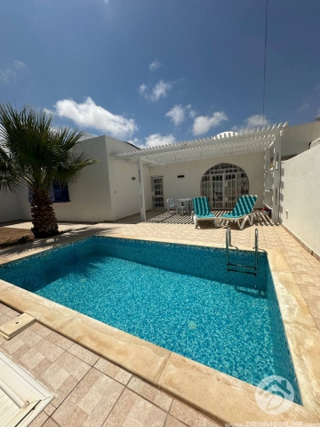 L415 -                            بيع
                           Villa avec piscine Djerba