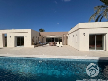 L445 -                            بيع
                           Villa avec piscine Djerba
