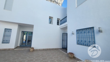 L451 -                            بيع
                           Villa avec piscine Djerba