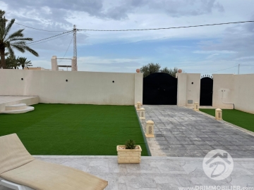 L466 -                            بيع
                           Villa avec piscine Djerba