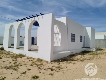 V472 -                            بيع
                           Villa avec piscine Djerba
