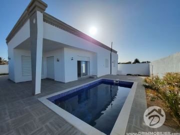V513 -                            بيع
                           Villa avec piscine Djerba