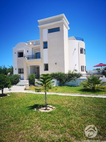 V522 -                            Vente
                           Villa avec piscine Djerba