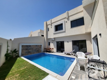 V542 -                            بيع
                           Villa avec piscine Djerba