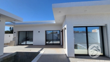 V590 -                            Vente
                           Villa avec piscine Djerba
