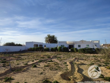 V598 -                            Vente
                           Villa avec piscine Djerba