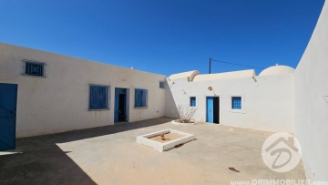 V647 -                            Sale
                           Houch Djerbien Djerba