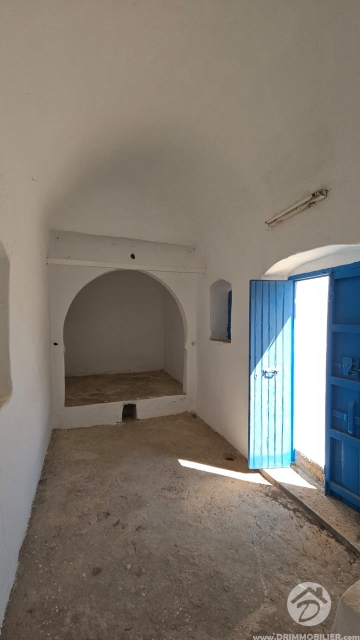 V647 -                            Koupit
                           Houch Djerbien Djerba