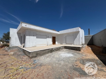 V713 -                            Sale
                           Villa avec piscine Djerba