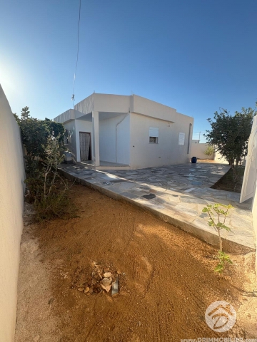  V718 -  بيع  فيلا  مؤثثة جربة