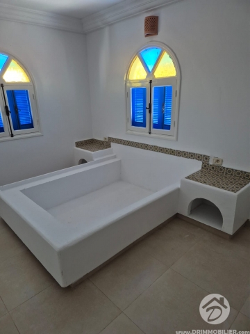 V737 -                            Vente
                           Villa avec piscine Djerba