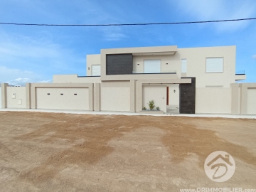  V743 -  بيع  VIP فيلا جربة