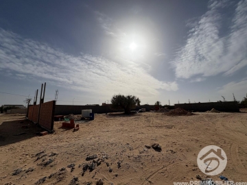 V764 -  بيع  أرض للبيع جربة