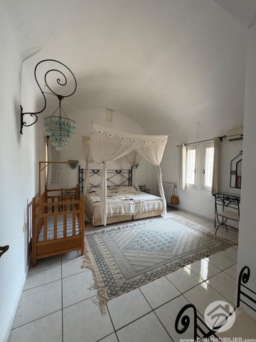 V780 -                            Sale
                           Villa avec piscine Djerba