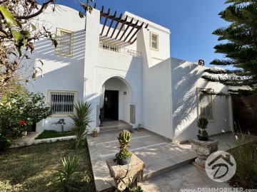 V784 -                            بيع
                           Villa avec piscine Djerba